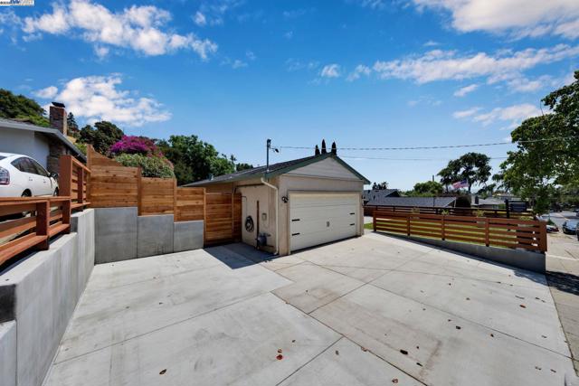 635 Janice Ave, Hayward CA: https://media.crmls.org/mediaz/159b2daf-75db-4d53-a03d-f1f0d2d1bdd4.jpg