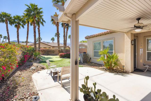 60284 Honeysuckle Street, La Quinta CA: https://media.crmls.org/mediaz/159bd293-d525-4e1e-a074-0aa8f4a6ea58.jpg