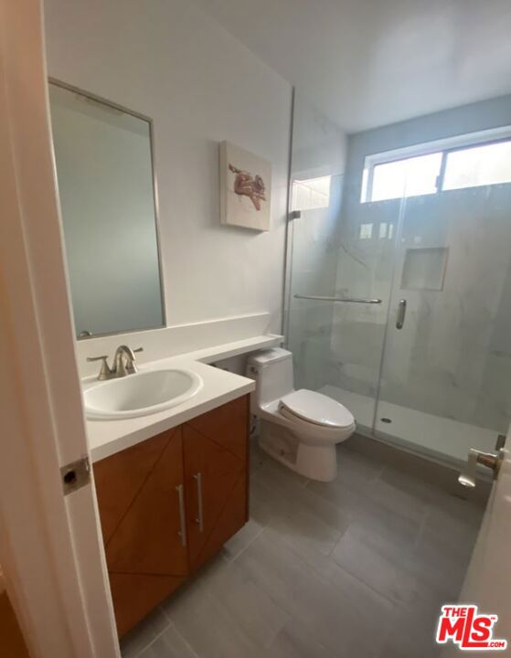 Drew Fenton | 1940 N Highland Avenue Los Angeles CA | MLS: 6990897