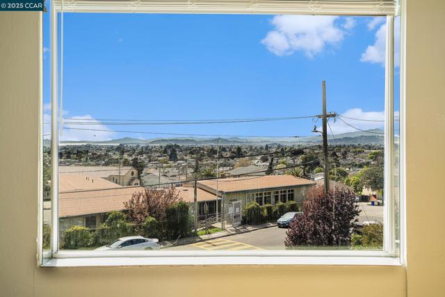 5955 Ralston Ave, Richmond CA: https://media.crmls.org/mediaz/159c3f3e-d42f-42b8-8901-433b11a128d5.jpg