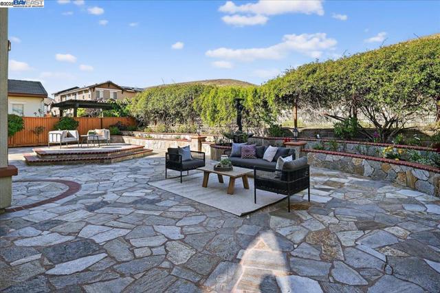 7829 Ridgeline Place, Dublin CA: https://media.crmls.org/mediaz/159c8efb-a724-4205-82e8-03ddb1f1bdff.jpg