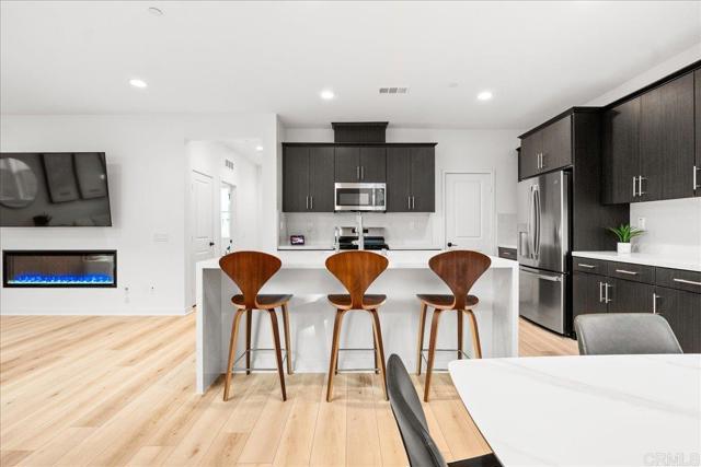 39532 Tannat Drive, Temecula CA: https://media.crmls.org/mediaz/159d4210-1283-4c2c-9143-ba694603f2b7.jpg