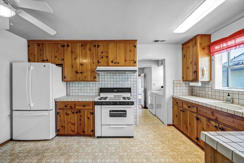 5533 Elgin Ave - photo 10