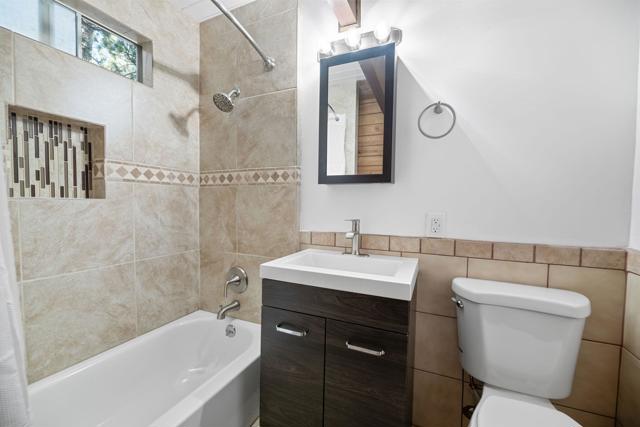 2063 10th Lane, Big Bear CA: https://media.crmls.org/mediaz/159e6e02-9fe4-4a5d-8d63-415b7114e582.jpg
