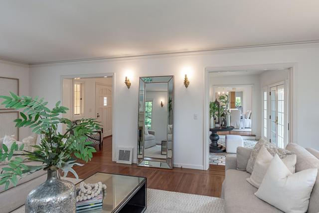 635 Occidental Avenue, San Mateo CA: https://media.crmls.org/mediaz/159f0c80-347d-4908-979e-d5798ba8af84.jpg