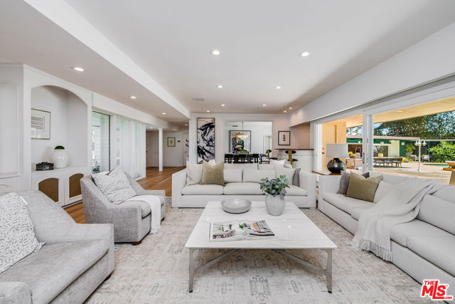 1177 Loma Linda Drive, Beverly Hills CA: https://media.crmls.org/mediaz/159f56a4-df8a-4f0a-bba4-1cd33c3e0939.jpg