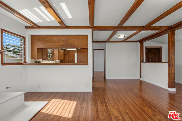 711 Pier Avenue, Santa Monica CA: https://media.crmls.org/mediaz/15a08379-78ce-44cf-83b5-f38acd14283e.jpg