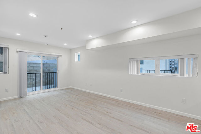 1409 N Hobart Boulevard, Los Angeles CA: https://media.crmls.org/mediaz/15a12d5a-d13a-419e-a075-92687640929f.jpg