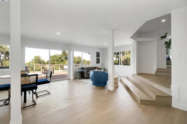 102 Castlewood Dr, Pleasanton CA: https://media.crmls.org/mediaz/15a19727-5a0c-4b58-88ae-c314d03ebd36.jpg