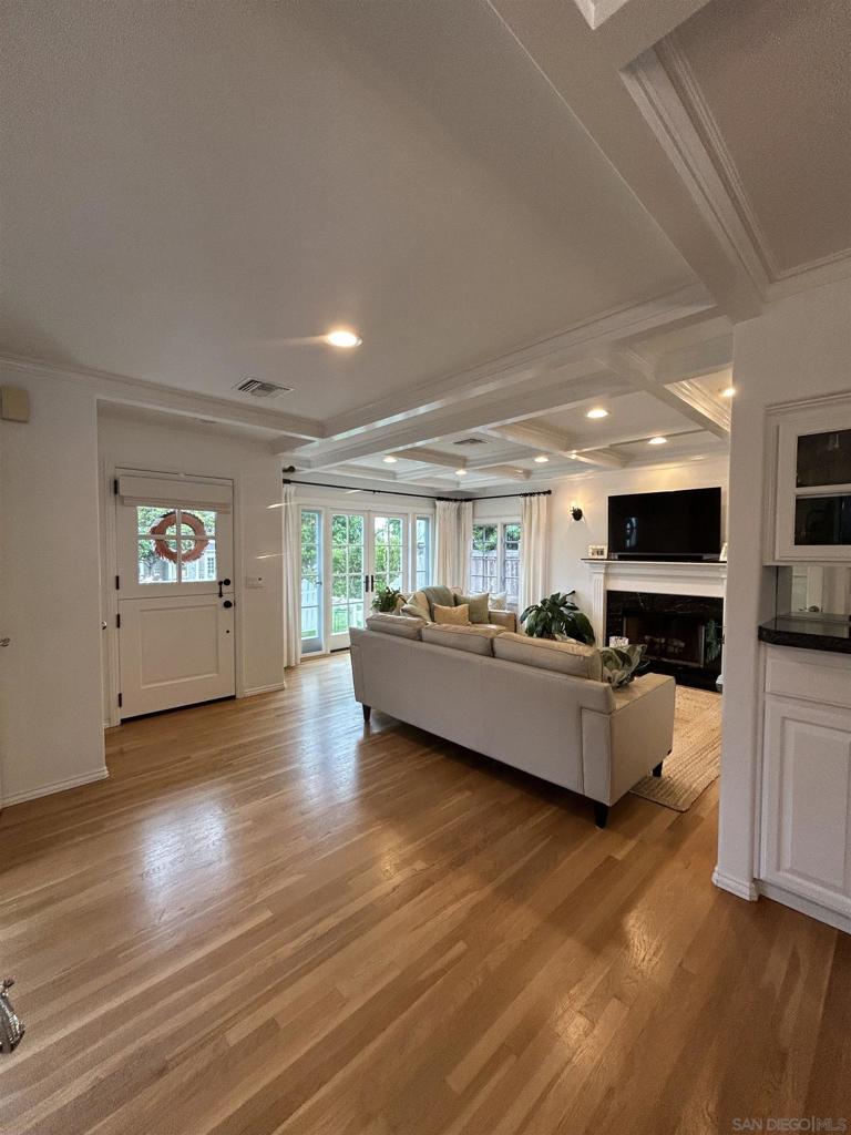 5537 Bellevue Avenue - photo 7