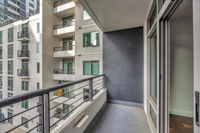 425 W Beech Street, San Diego CA: https://media.crmls.org/mediaz/15a33ab1-b709-4ed0-9767-ce4d65da2f8d.jpg