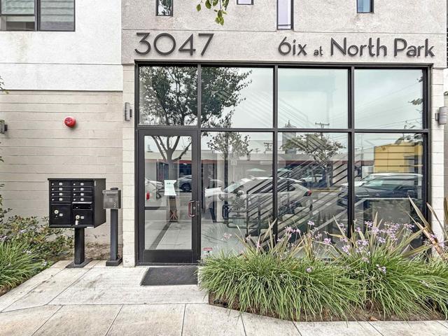 3047 North Park Way, San Diego CA: https://media.crmls.org/mediaz/15a368a1-8192-420a-ad74-456d485c5ed0.jpg