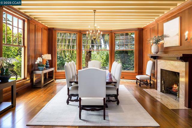 25 Crocker Ave, Piedmont CA: https://media.crmls.org/mediaz/15a36de6-f1aa-4caf-bcbf-f13ffabb20da.jpg