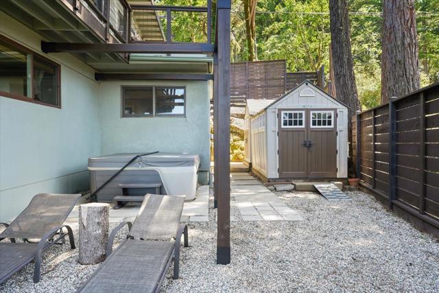 12960 Skyline Boulevard, Woodside CA: https://media.crmls.org/mediaz/15a4332a-d2b4-4e93-bfaa-5f715b0bb5a1.jpg
