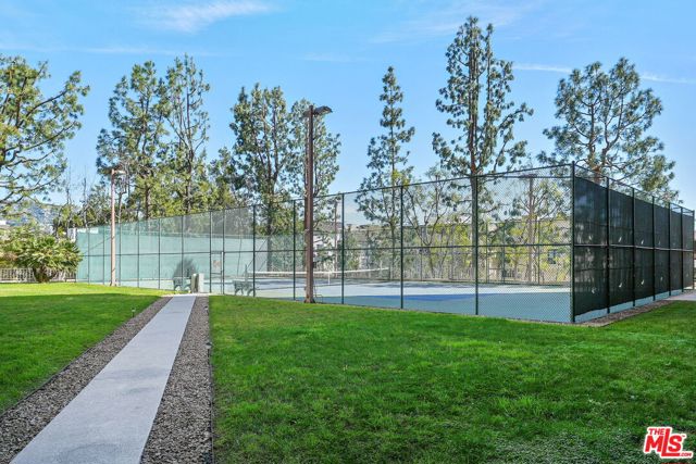 100 S Doheny Drive, Los Angeles CA: https://media.crmls.org/mediaz/15a49d19-1612-4c51-9371-548817f75ef0.jpg