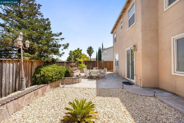 1426 Santa Teresa Dr, Pittsburg CA: https://media.crmls.org/mediaz/15a4d0c1-0243-41a5-a5c6-c7f297e61055.jpg