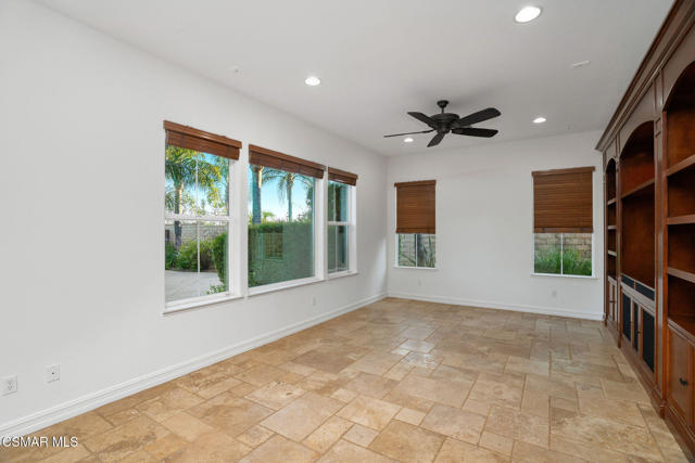 4940 Corral Street, Simi Valley CA: https://media.crmls.org/mediaz/15a4d937-2fe9-462a-973e-8ec0c83e1c6e.jpg