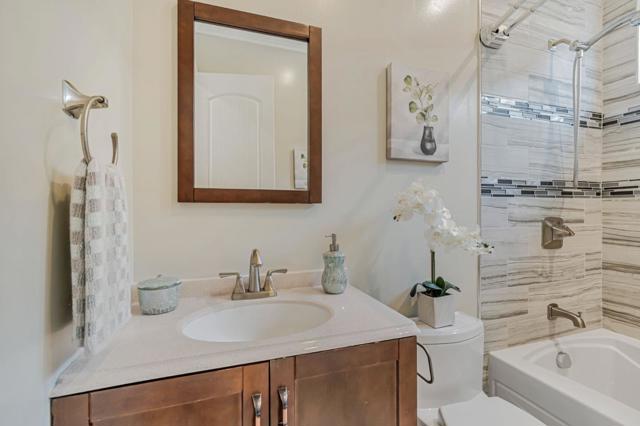 1633 15th Street, Oakland CA: https://media.crmls.org/mediaz/15a516b4-8da4-4a87-b104-dac2fc04be6e.jpg