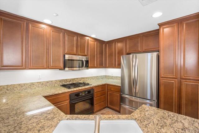 Detail Gallery Image 6 of 25 For 16903 New Rochelle Way, San Diego,  CA 92127 - 2 Beds | 2/1 Baths