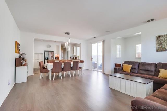 2235 Old Barn Lane, Chula Vista CA: https://media.crmls.org/mediaz/15a5ad92-44cf-4890-b5bb-935b10f11bb4.jpg