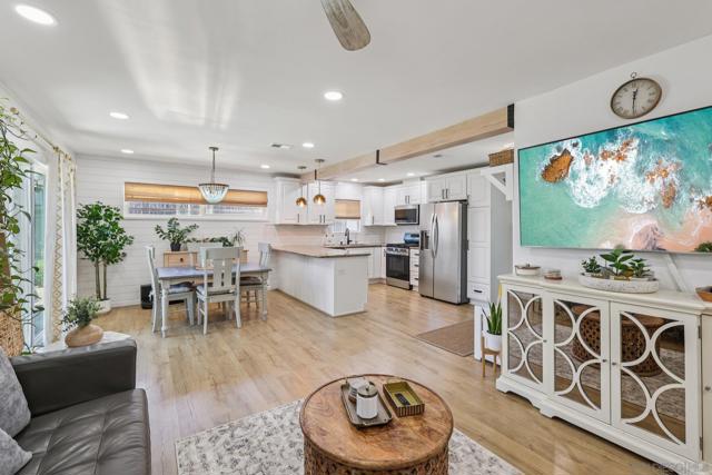 619 Parker St, Oceanside CA: https://media.crmls.org/mediaz/15a5c861-de8e-4ca9-b20f-594fc8bdb3d0.jpg