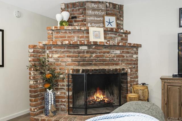 393 Date Avenue, Carlsbad CA: https://media.crmls.org/mediaz/15a6a0ef-71e0-443f-9188-cf2ec0881ed4.jpg