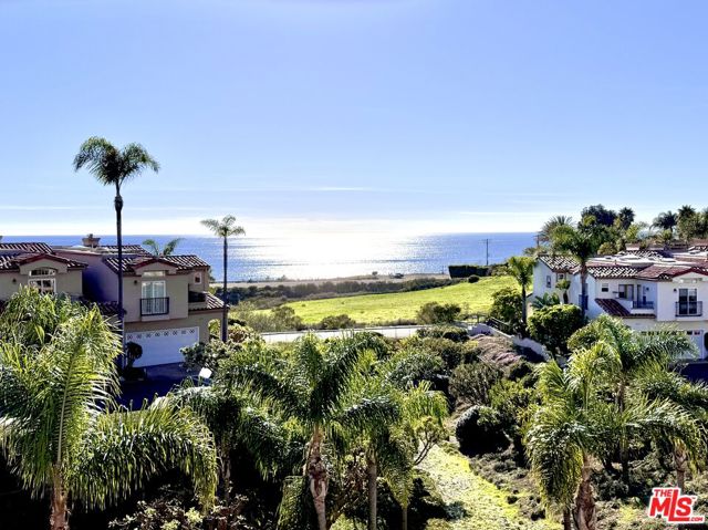 6438 Lunita Road, Malibu CA: https://media.crmls.org/mediaz/15a6df40-3bdb-4b88-9ea1-0508f18e9852.jpg