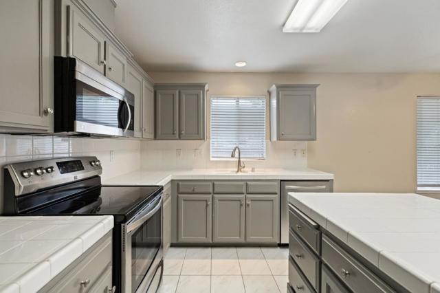 5309 CONTESSA, Fresno CA: https://media.crmls.org/mediaz/15a70c57-8719-4955-93ef-7e6184cbfc74.jpg