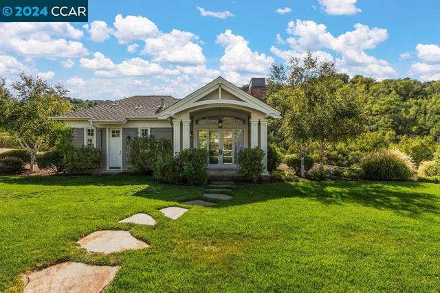 8 Julianna Court, Moraga CA: https://media.crmls.org/mediaz/15a71ce8-688e-490c-95c7-bf2951ff9932.jpg