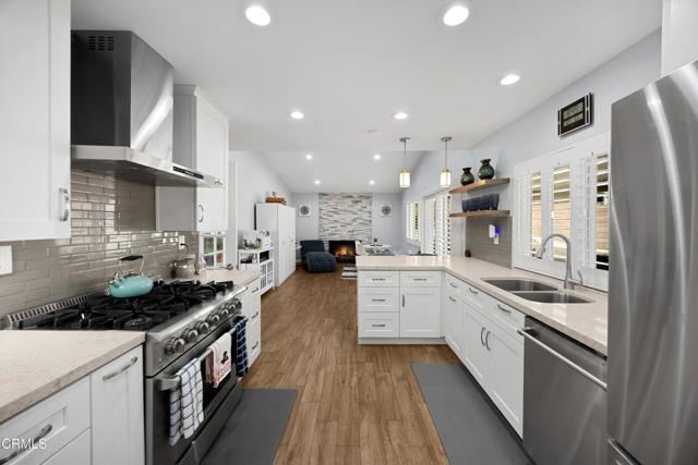 2452 N Teakwood Avenue, Rialto CA: https://media.crmls.org/mediaz/15a728d4-baf7-434d-add0-75742c1c7a8e.jpg
