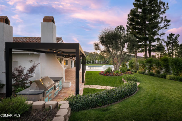 87 Pinecrest Road, Westlake Village CA: https://media.crmls.org/mediaz/15a793dc-da68-4179-a789-de883ee3e24f.jpg