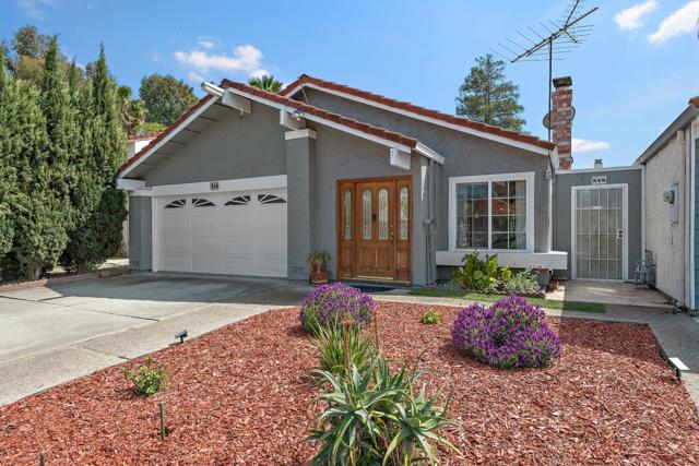 548 Lanfair Circle, San Jose CA: https://media.crmls.org/mediaz/15a7a46b-ad0a-4544-b239-59ef33d7c1c9.jpg
