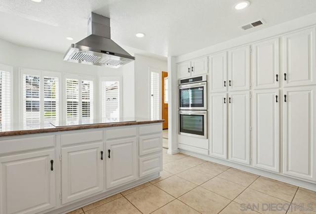 Image 17 of 53 For 12316 Avenida Consentido