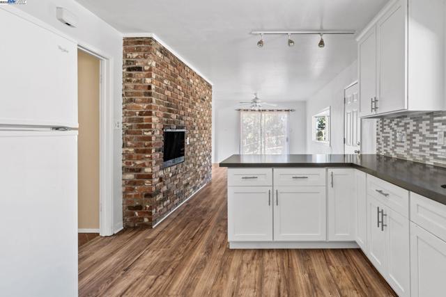 2592 Caballo Ranchero Dr, Diablo CA: https://media.crmls.org/mediaz/15a98fe0-50f0-4145-8da8-20d08c6ac417.jpg
