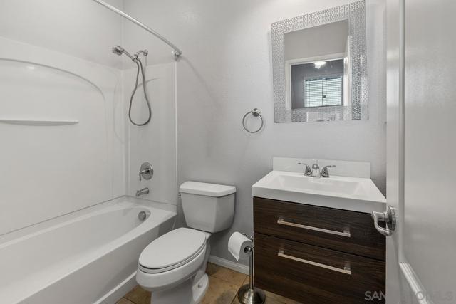 1623 Gila Ct, Chula Vista CA: https://media.crmls.org/mediaz/15a995e7-1212-4bed-9379-af8022c689a7.jpg