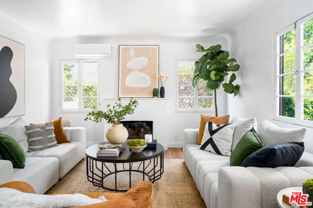 3340 Cardiff Avenue, Los Angeles CA: https://media.crmls.org/mediaz/15aab153-3f71-428a-b317-a4c34c610eae.jpg