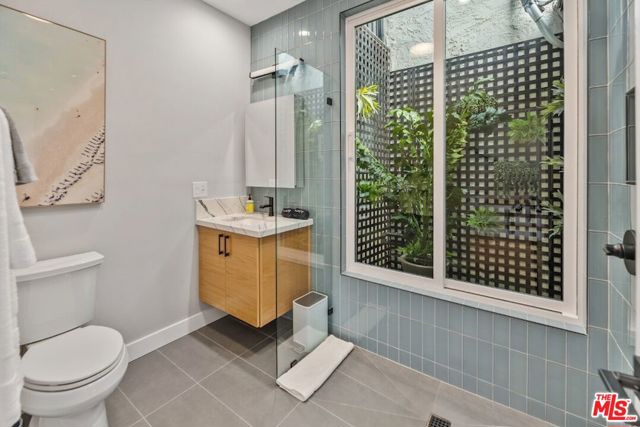 5830 Desert View Drive, La Jolla CA: https://media.crmls.org/mediaz/15ab08e6-877e-486c-91d3-c98bf087486d.jpg