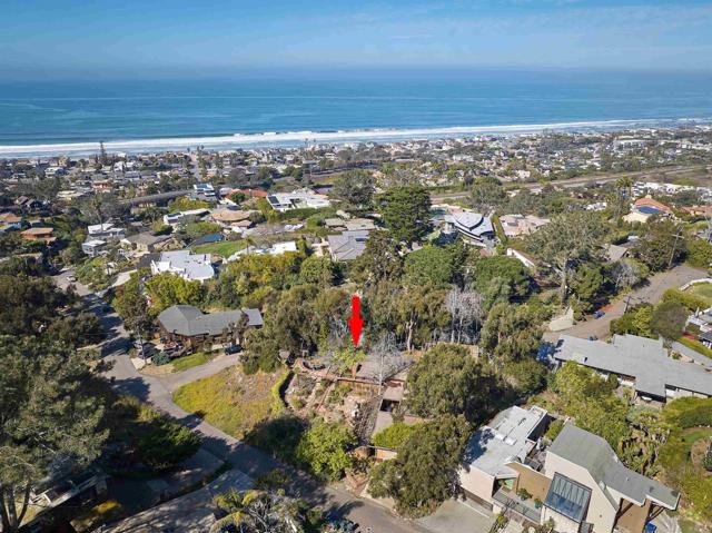 Detail Gallery Image 2 of 11 For 2029 Balboa Ave, Del Mar,  CA 92014 - 3 Beds | 2 Baths