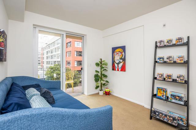 350 K St, San Diego CA: https://media.crmls.org/mediaz/15ab5290-75bf-4978-a656-c9864280b0c7.jpg