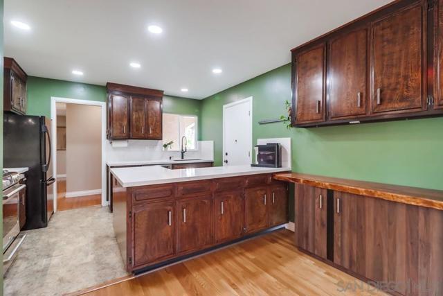 3541 Pomeroy St, San Diego CA: https://media.crmls.org/mediaz/15ab79aa-aa3d-4560-b133-adbd762b09a4.jpg