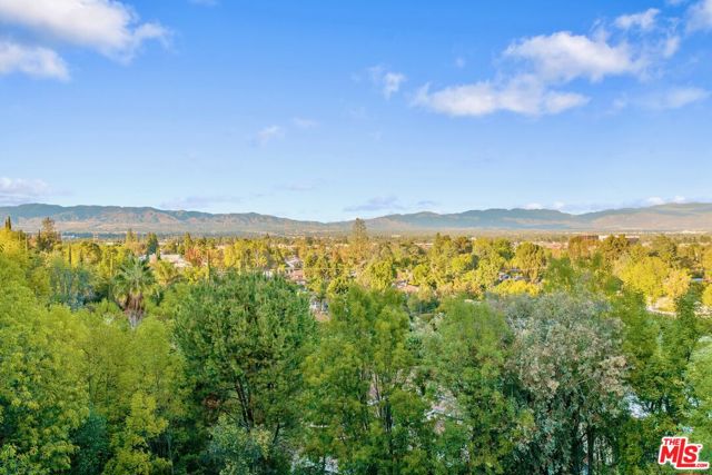 4854 Brewster Drive, Tarzana CA: https://media.crmls.org/mediaz/15abc6b9-d28a-4f5c-bf77-76b268570fe9.jpg