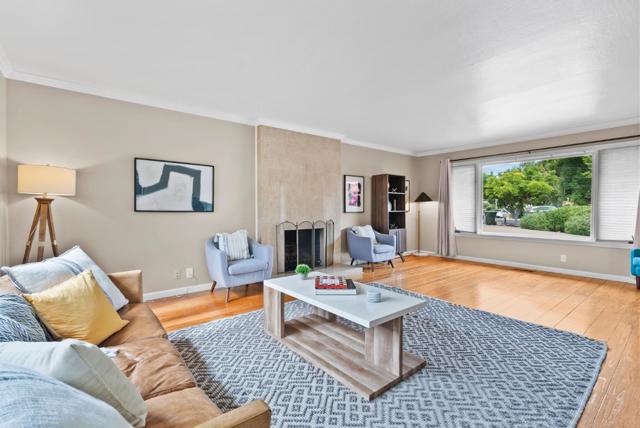 3767 Cass Way, Palo Alto CA: https://media.crmls.org/mediaz/15abdeef-2556-4c73-a2a7-65138c49e204.jpg