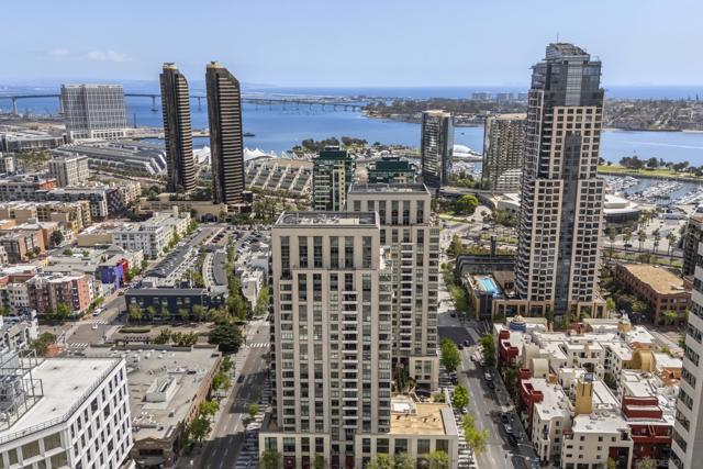 645 Front St., San Diego CA: https://media.crmls.org/mediaz/15ac0b7f-2986-404c-9fa4-52cc22895aba.jpg