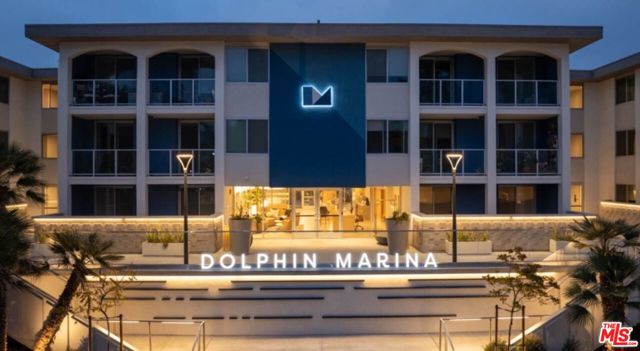 13900 Panay Way, Marina del Rey CA: https://media.crmls.org/mediaz/15ac9b25-c21a-433d-a731-35be70a48b6c.jpg