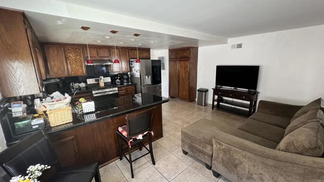 Detail Gallery Image 9 of 29 For 1735 Plaza Crest Ridge Rd, San Diego,  CA 92114 - 4 Beds | 2 Baths