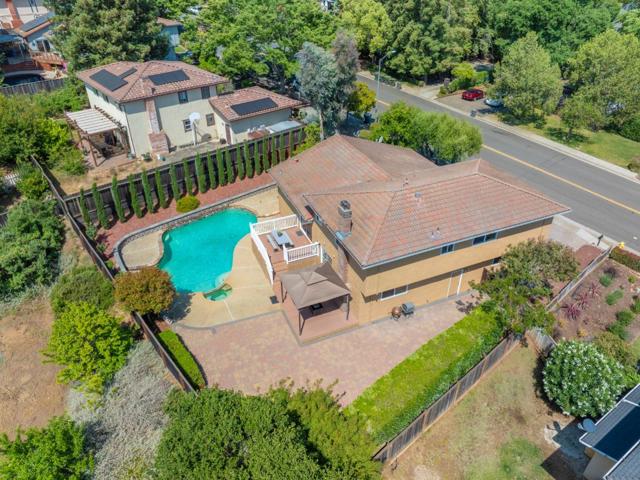 810 W Main Avenue, Morgan Hill CA: https://media.crmls.org/mediaz/15ae7795-a4a0-4c5b-a24a-231dfae2ebdc.jpg