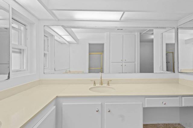 4041 Caminito Dehesa, San Diego CA: https://media.crmls.org/mediaz/15aea31d-7edf-4062-b66f-9934ef410114.jpg