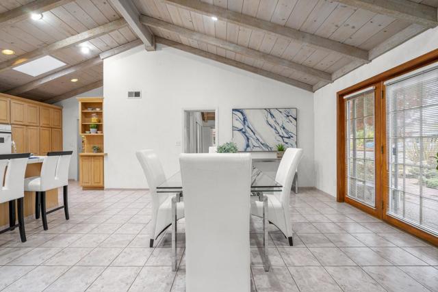 3691 Laguna Avenue, Palo Alto CA: https://media.crmls.org/mediaz/15af37fb-644e-4734-bd87-19912080a2cb.jpg