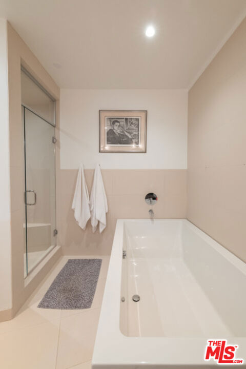 8465 Franklin Avenue, West Hollywood CA: https://media.crmls.org/mediaz/15af3dcf-5440-4574-b784-039afc027404.jpg