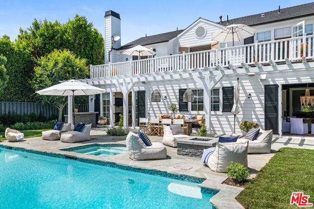 28870 Hampton Place, Malibu CA: https://media.crmls.org/mediaz/15afa4bc-7929-4906-903f-282664d63b91.jpg